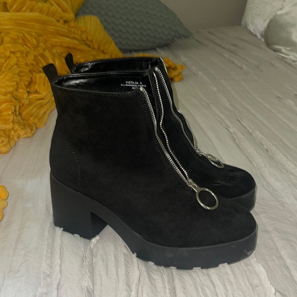 Bamboo platform heels size 10 in black